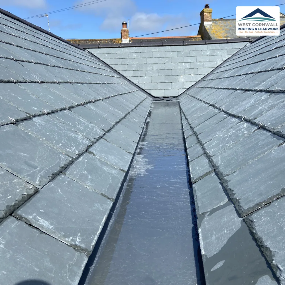 Lead-lined valley gutter